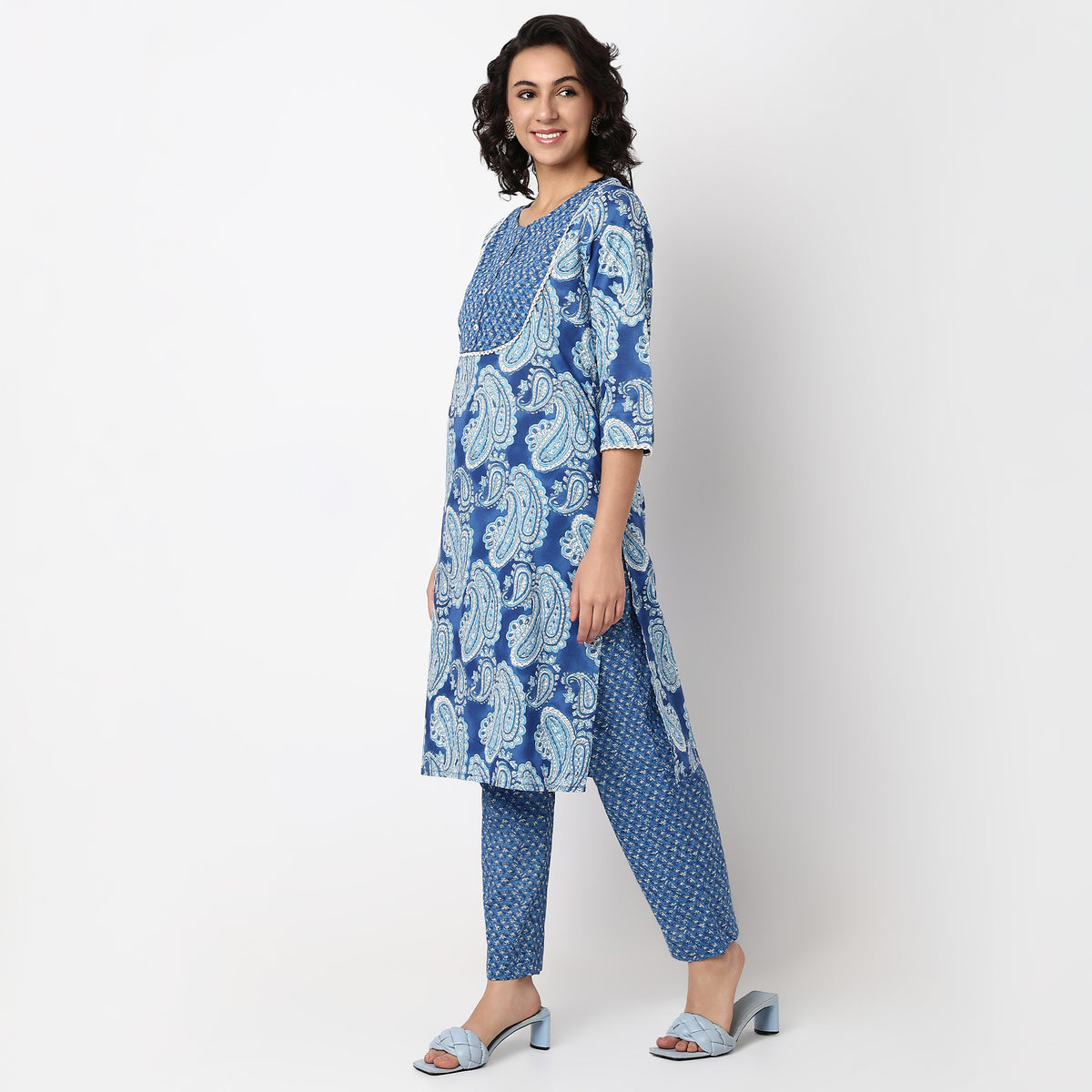 Printed Round Neck Straight Yoke Kurta