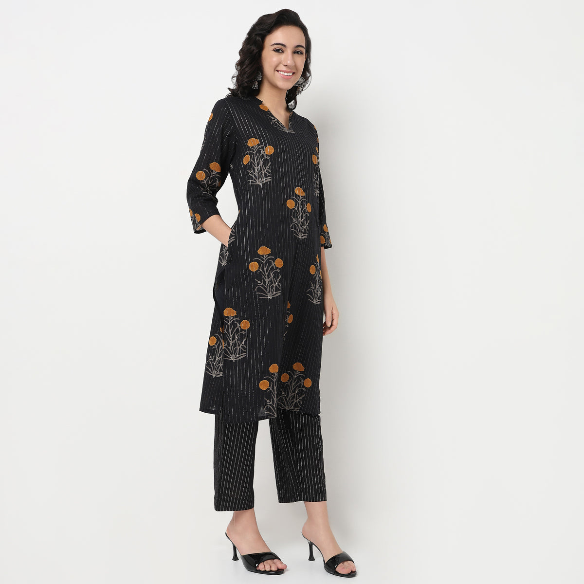 Order Now Women Floral V Neck Straight Fit Ethnic Wear Kurta by Style Union