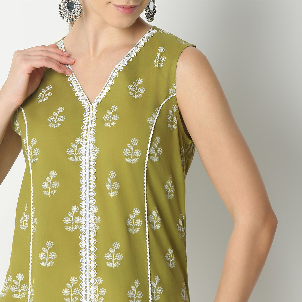 Flare Fit Embroidered Below Knee Kurta