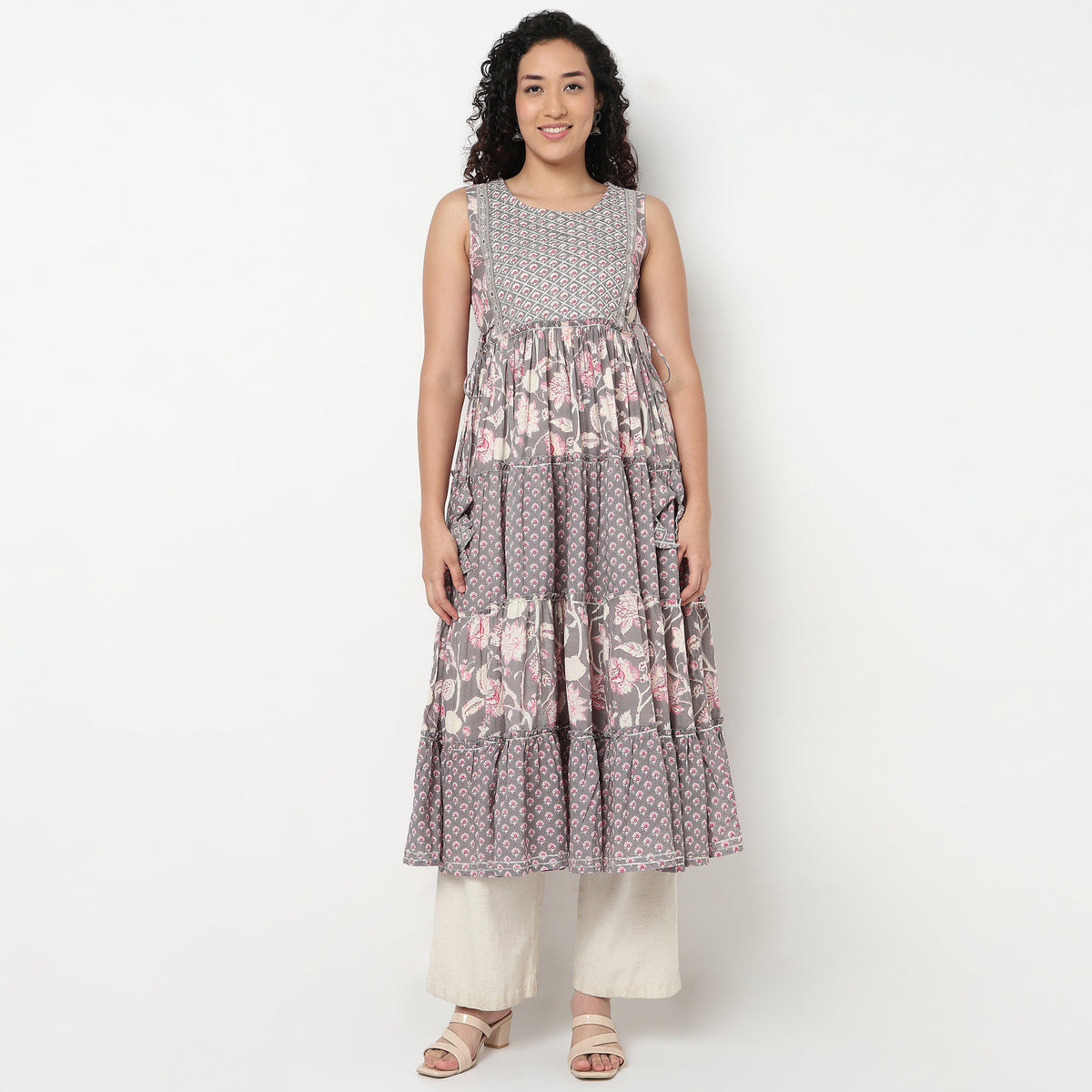 Buy Women Flare Fit Printed Sleeveless Kurta  - Style Union