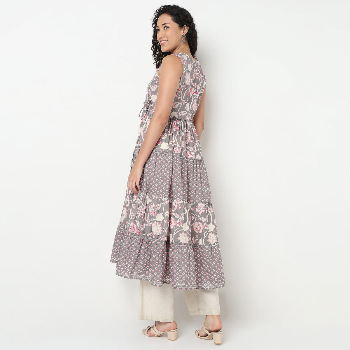 Buy Women Flare Fit Printed Sleeveless Kurta  - Style Union