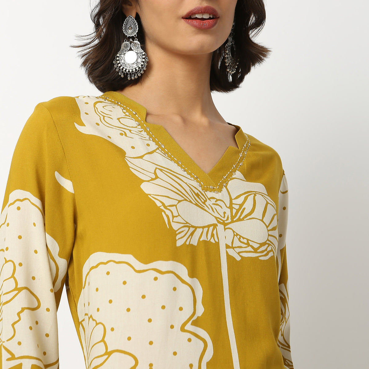 Buy Women Straight Fit Printed Three-Fourth Sleeve Kurta  - Style Union