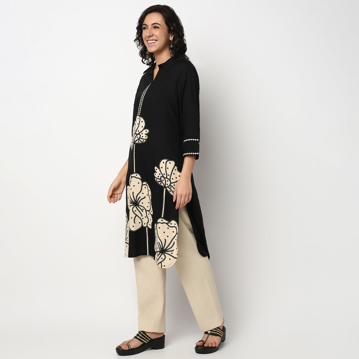 Buy Women Straight Fit Printed Three-Fourth Sleeve Kurta  - Style Union