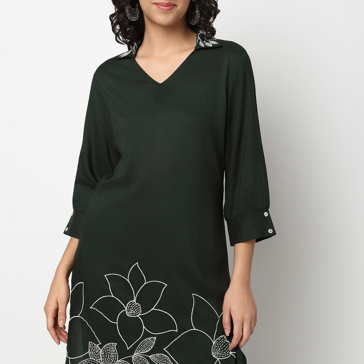 Buy Women Straight Fit Solid Three-Fourth Sleeve Kurta with Pant Set  - Style Union