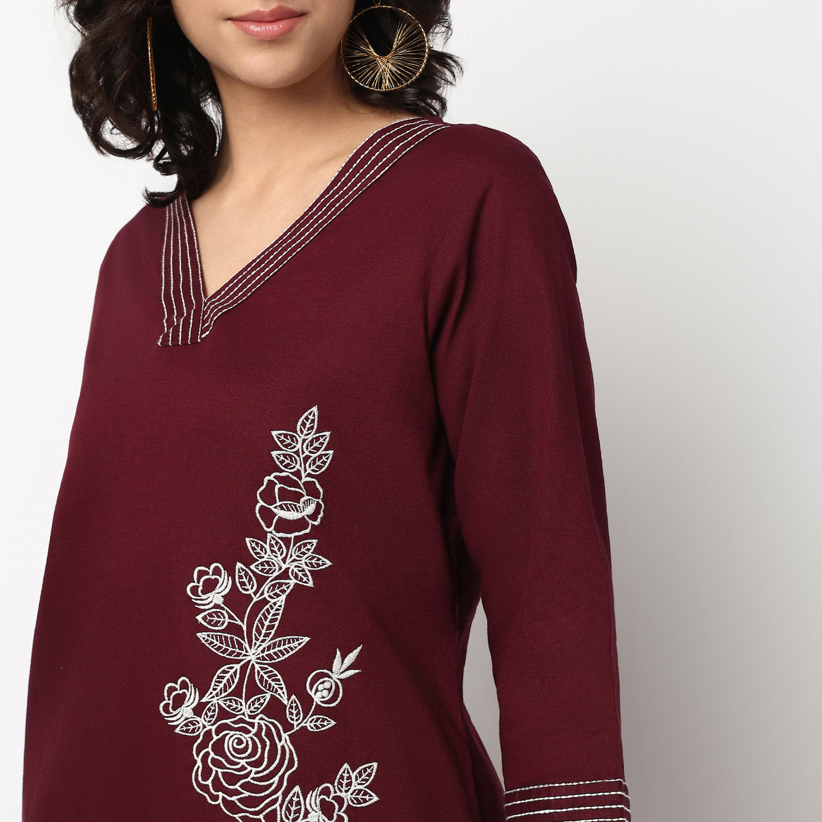 Buy Women Straight Fit Embroidered Three-Fourth Sleeve Kurta with Pant Set  - Style Union