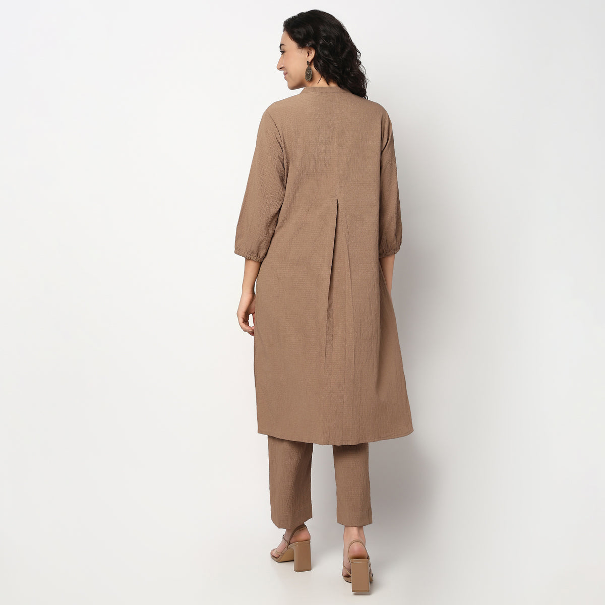 Buy Women Straight Fit Solid Three-Fourth Sleeve Kurta with Pant Set  - Style Union