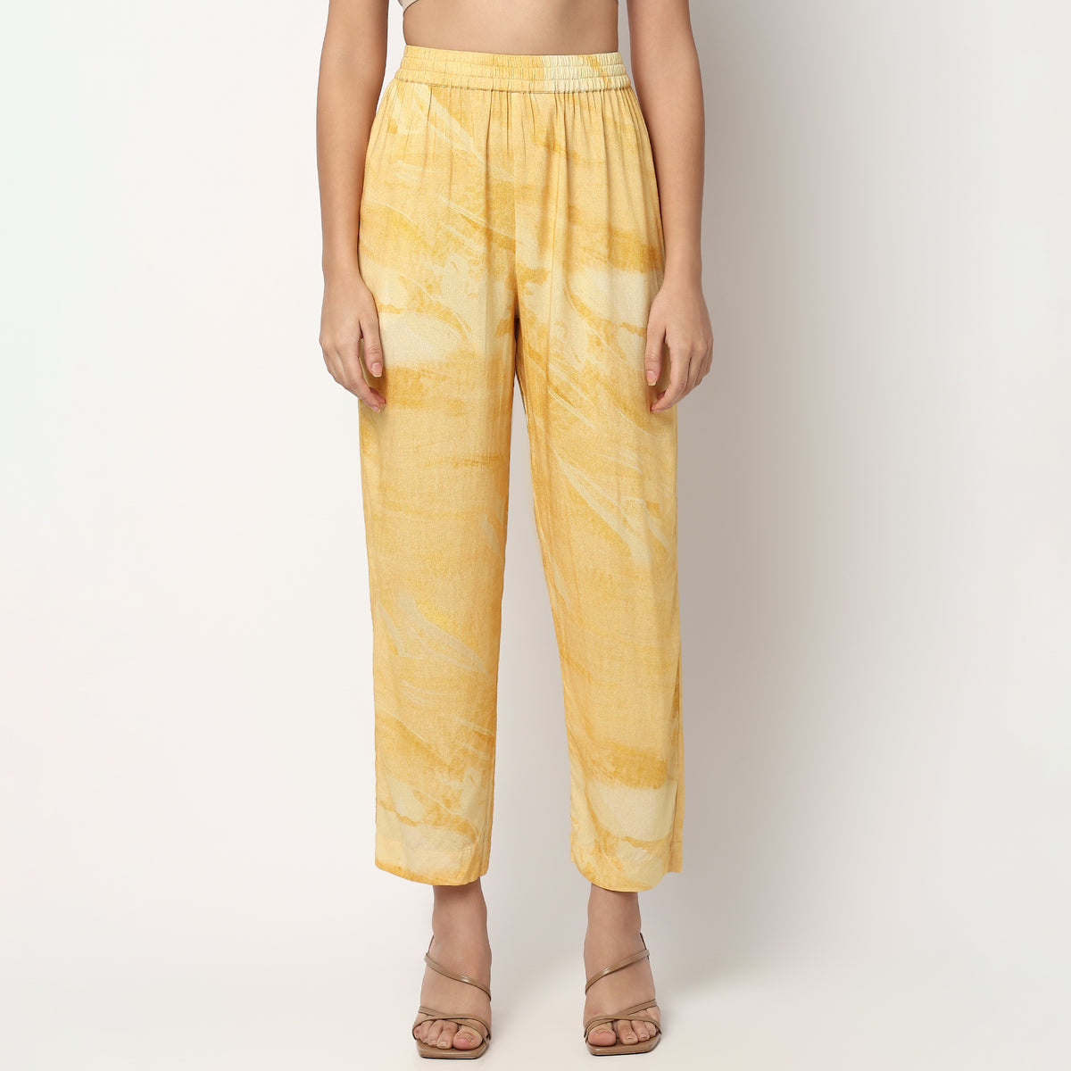 Buy Women Straight Fit Printed Three-Fourth Sleeve Kurta with Pant Set  - Style Union