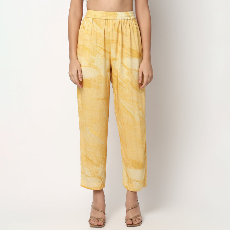 Buy Women Straight Fit Printed Three-Fourth Sleeve Kurta with Pant Set  - Style Union