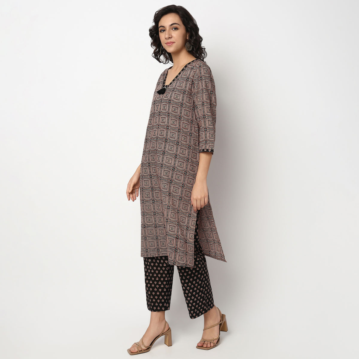 Buy Women Straight Fit Printed Three-Fourth Sleeve Kurta with Pant Set  - Style Union