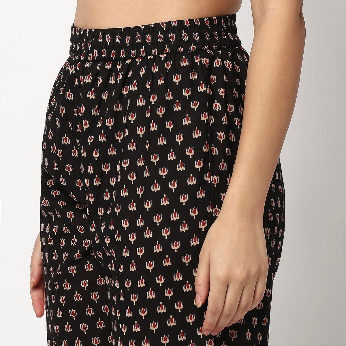 Buy Women Straight Fit Printed Three-Fourth Sleeve Kurta with Pant Set  - Style Union