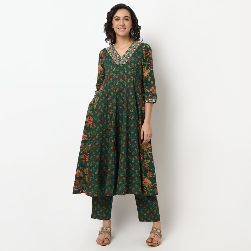 Buy Women Flare Fit Printed Three-Fourth Sleeve Kurta and Pant with Dupatta Set  - Style Union