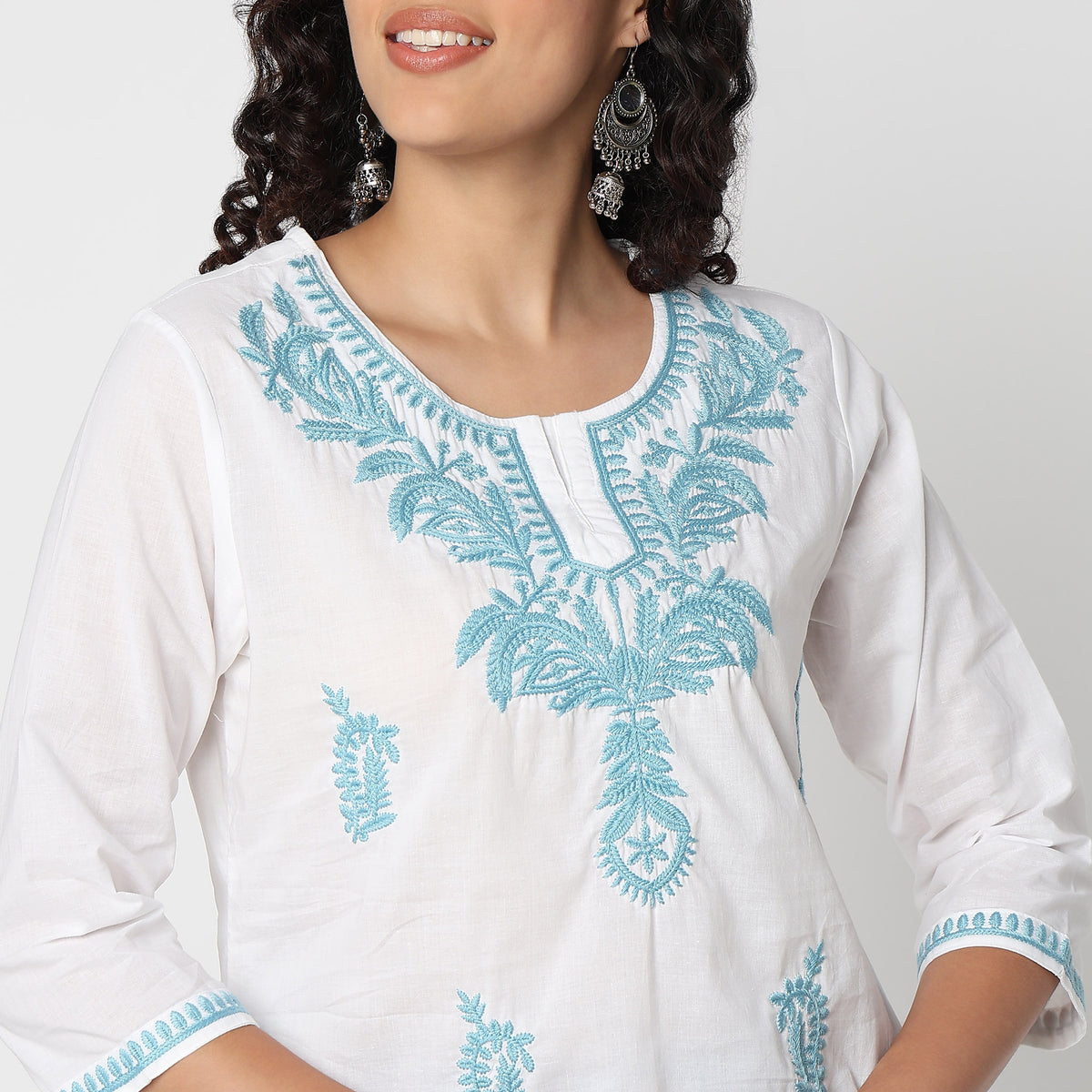 Straight Fit Embroidered Round Neck Kurta