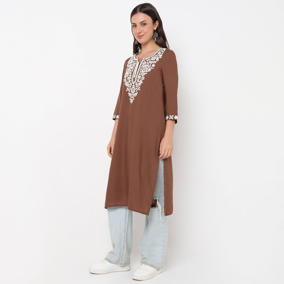 Straight Fit Embroidered Kurta