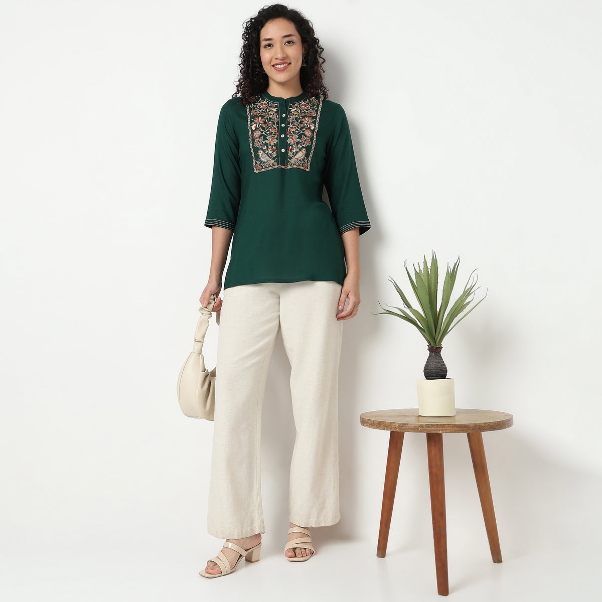 Buy Women Straight Fit Embroidered Three-Fourth Sleeve Kurta  - Style Union