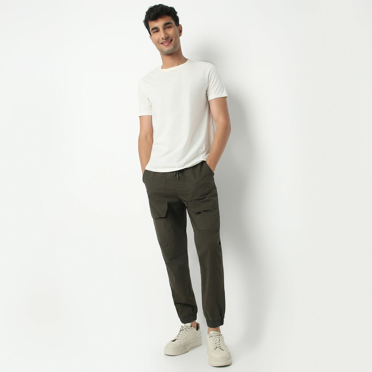 Regular Fit Solid Ankle Length Mid Rise Cargos