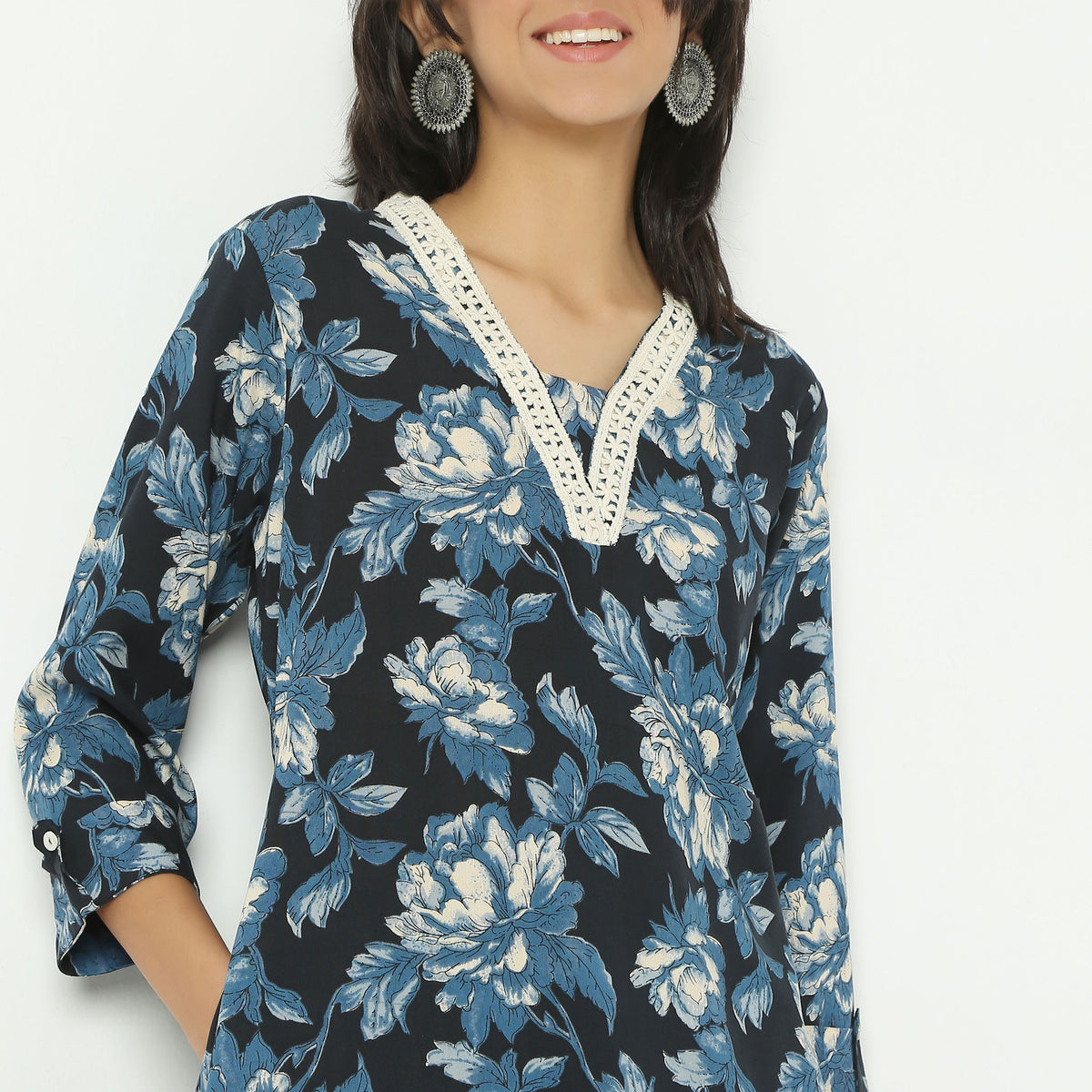 Straight Fit Printed V-Neck Calf Length Kurta