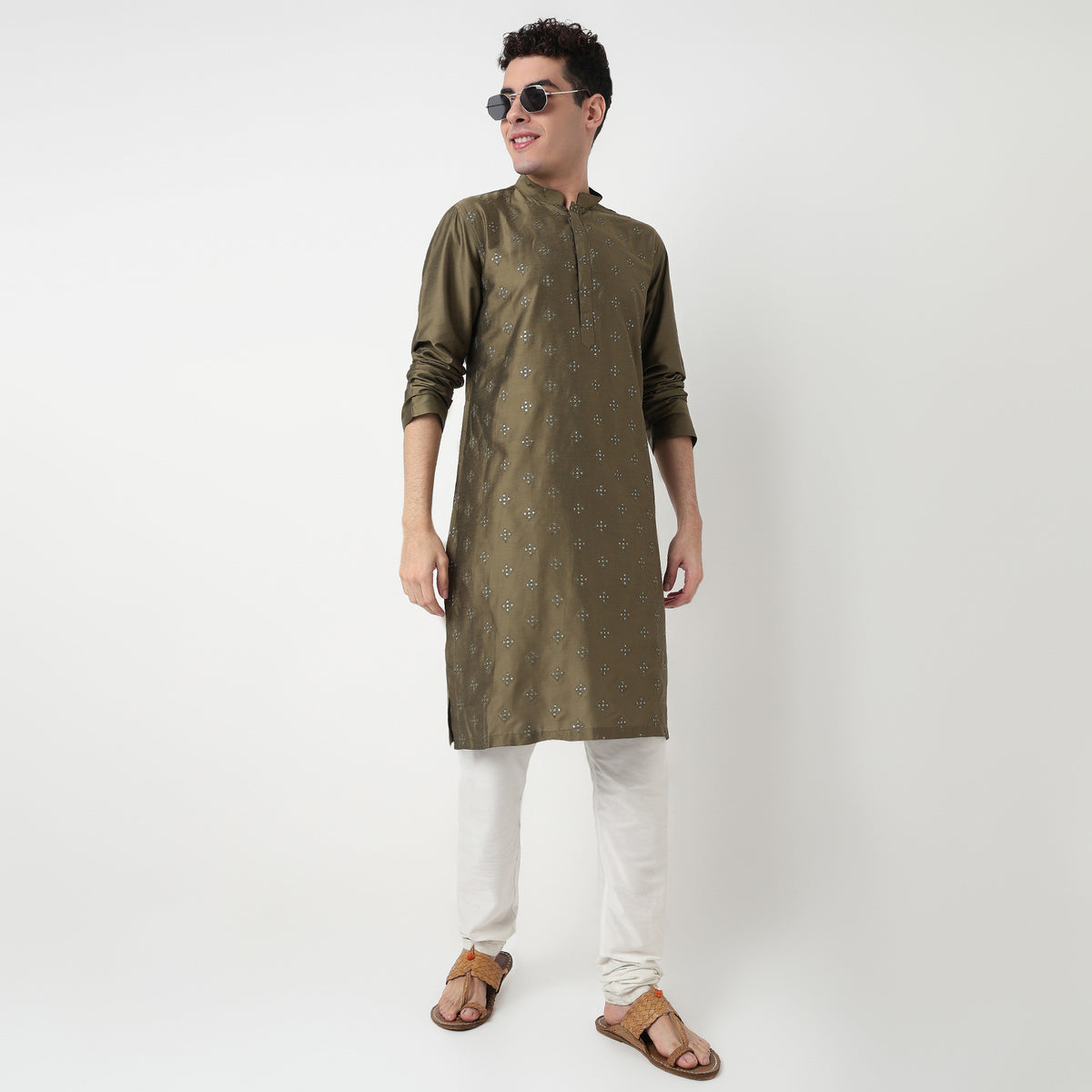 Buy Men Straight Fit Embroidered Full Sleeve Kurta  - Style Union