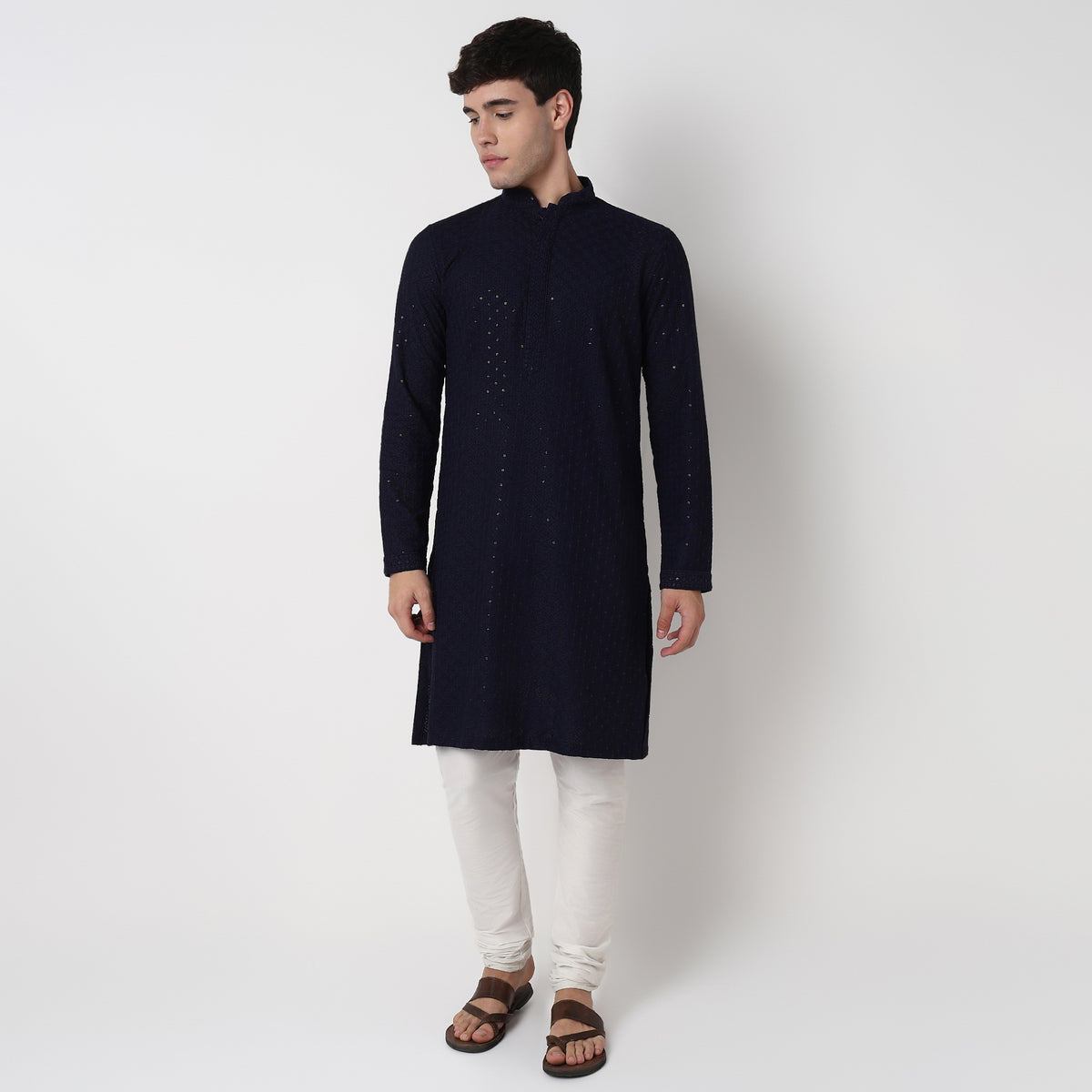 Buy Men Straight Fit Embroidered Full Sleeve Kurta  - Style Union