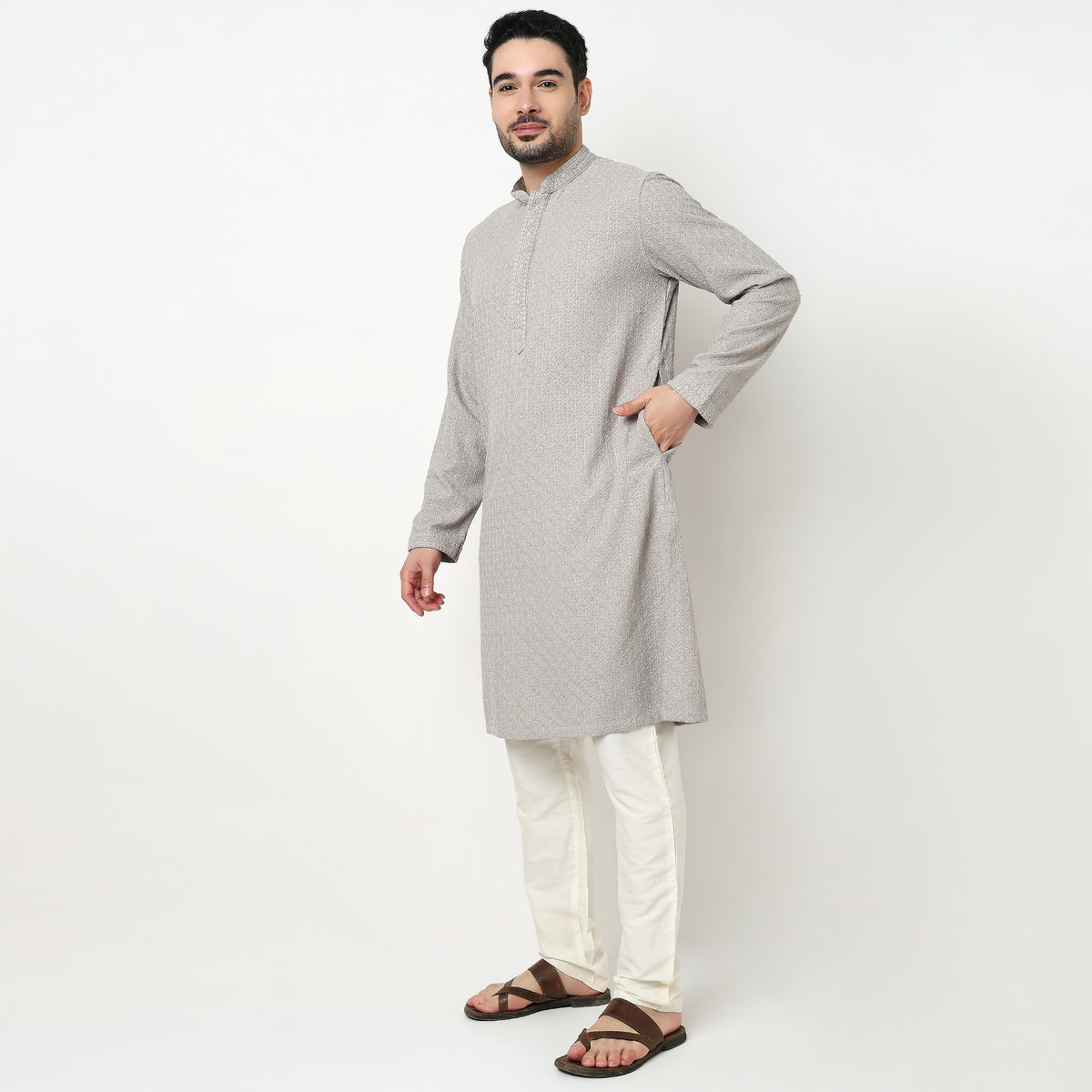 Buy Men Straight Fit Embroidered Full Sleeve Kurta  - Style Union