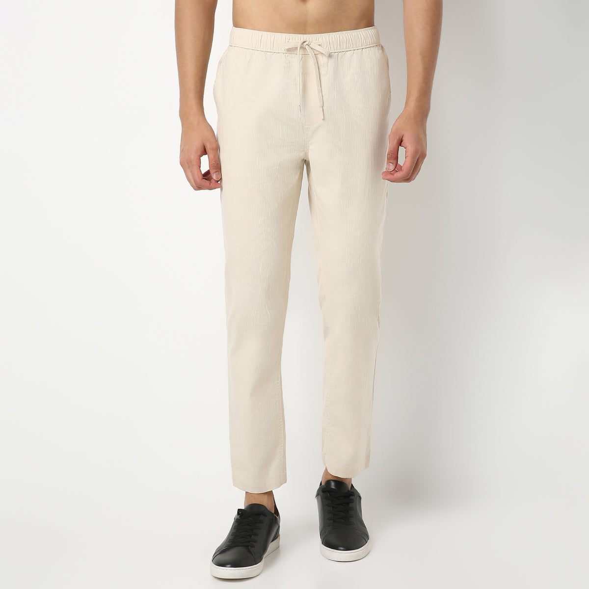 Regular Fit Solid Ankle Length Mid Rise Pants