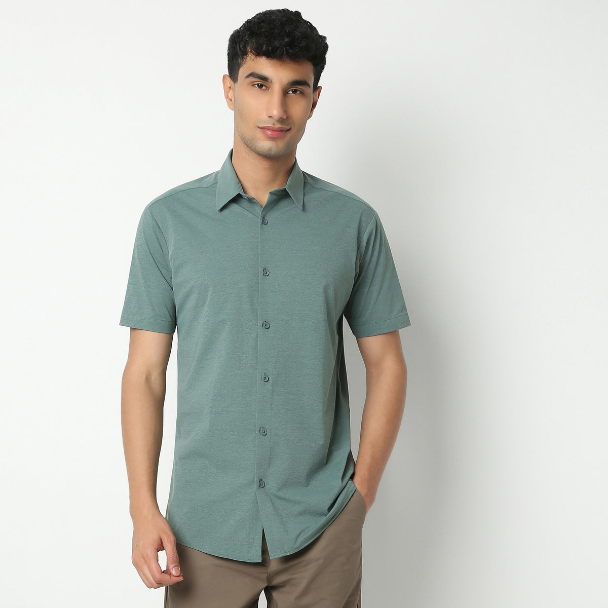 Regular Fit Solid Shirt Collar Regular Length Shirt