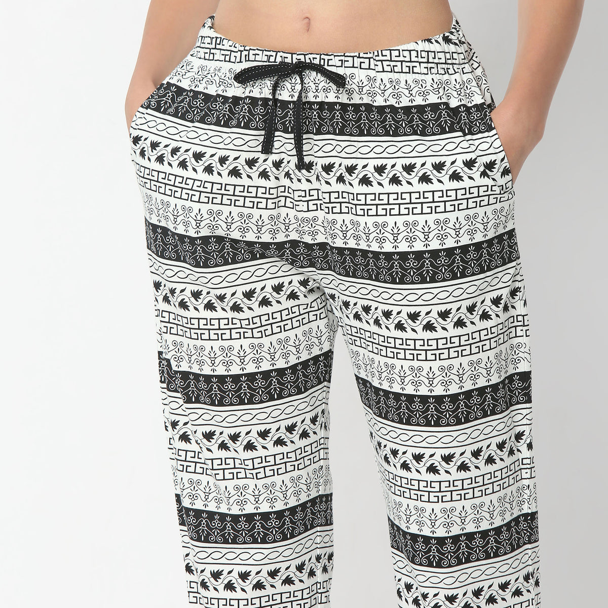 Regular Fit Printed Full Length Mid Rise Pyjamas