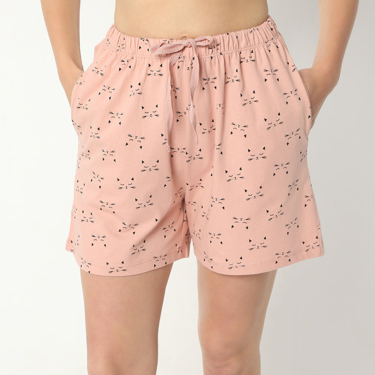 Regular Fit Printed Above Knee Mid Rise Shorts