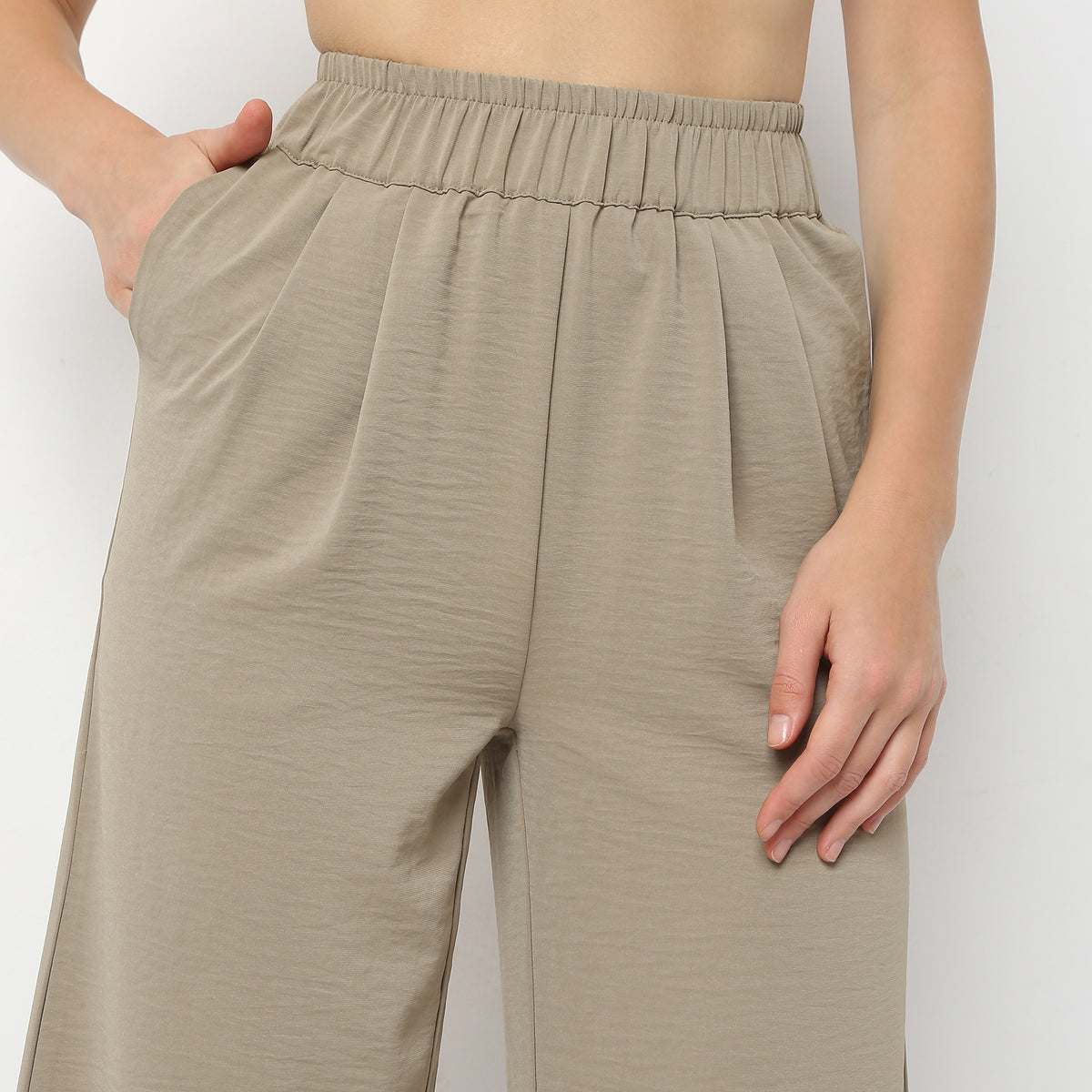 Regular Fit Solid Ankle Length Mid Rise Palazzos