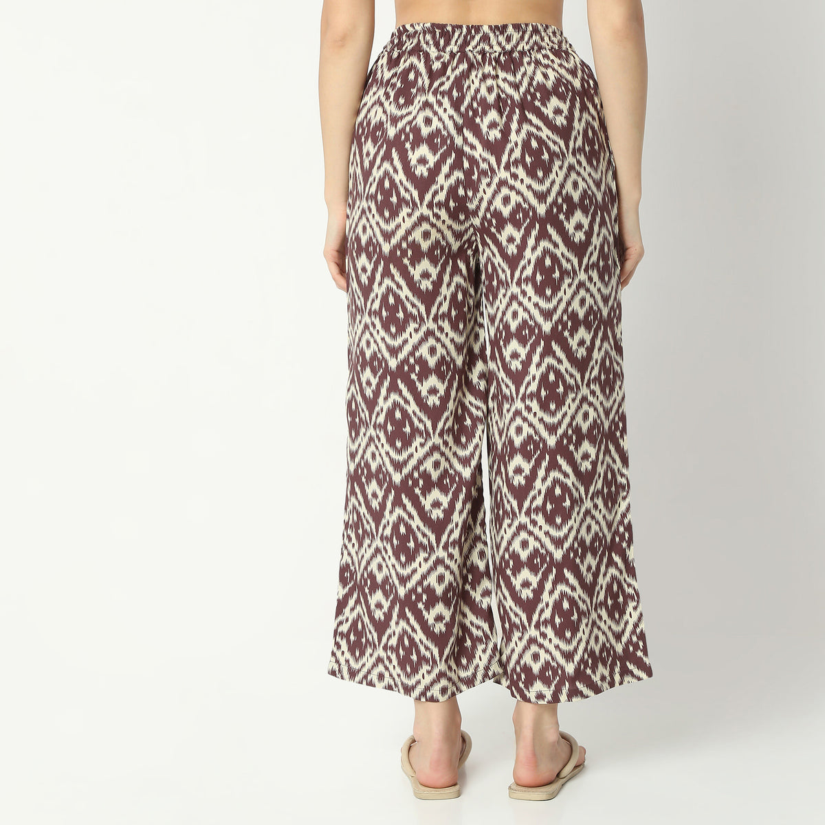 Regular Fit Printed Ankle Length Mid Rise Pyjamas