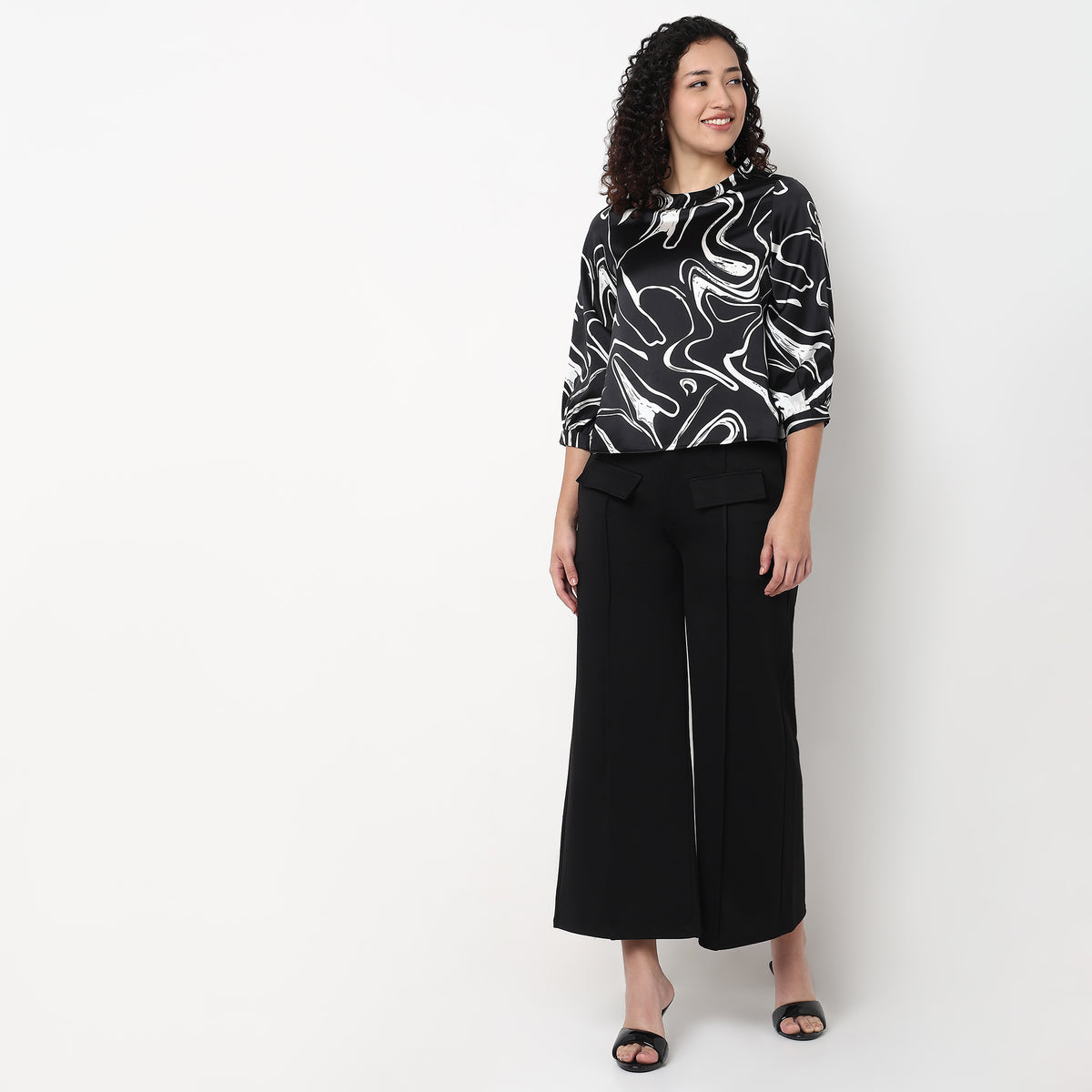 Abstract Printed Full Sleeve Top