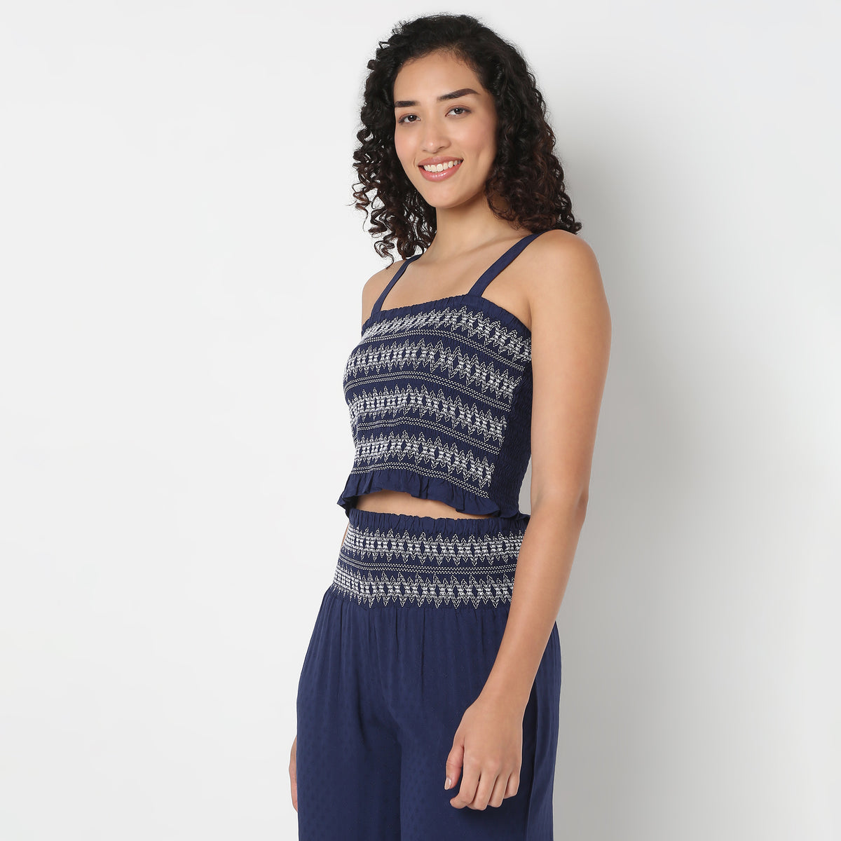 Young Women Crop Top, Fitted Top with Embroidery Pattern.