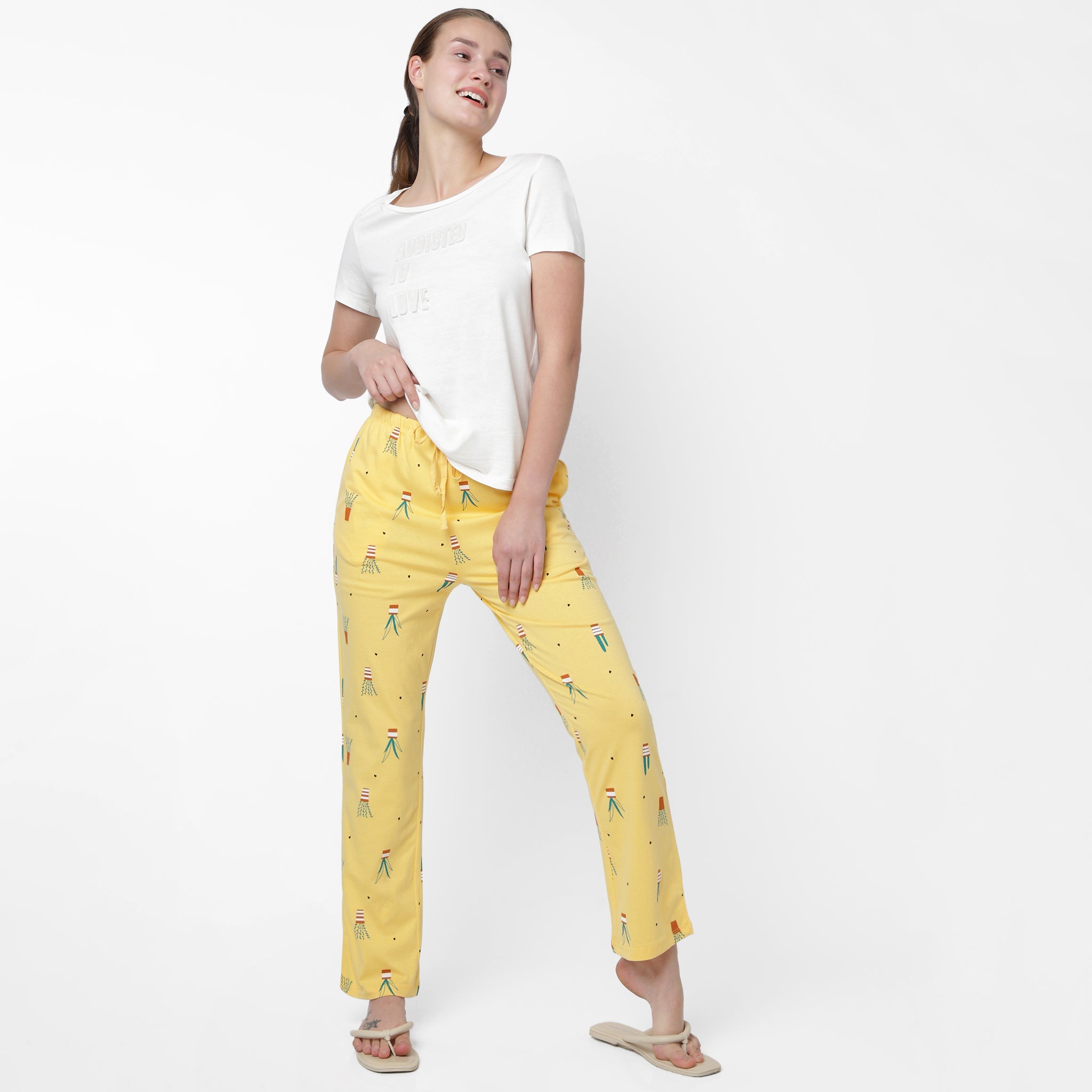 Regular Fit Printed Mid Rise Pyjama