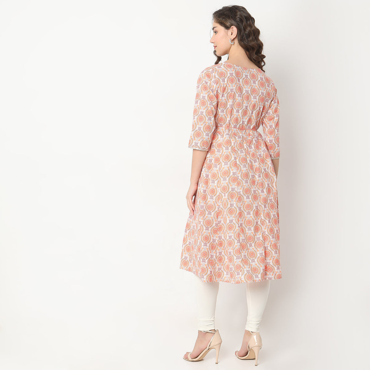 Straight Fit Embellished Kurta