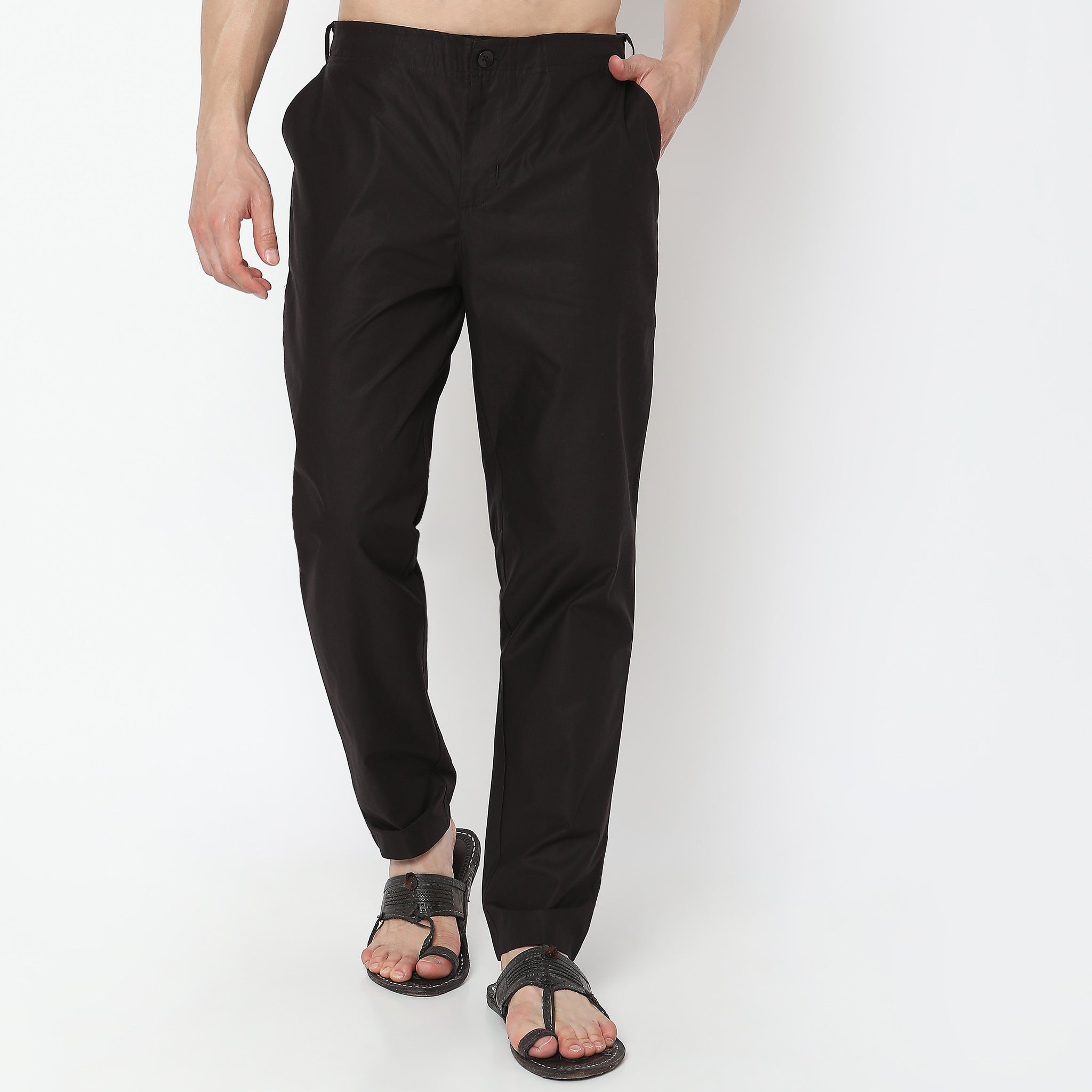 Men Wearing Slim Fit Solid Mid Rise Ethnic Pant