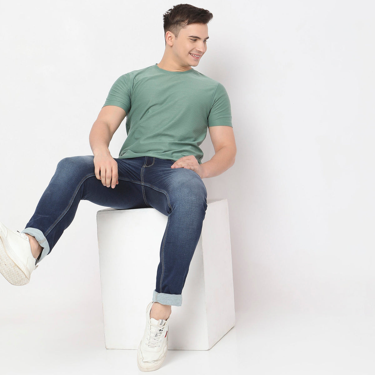 Men Wearing Regular Fit Structured T-Shirt