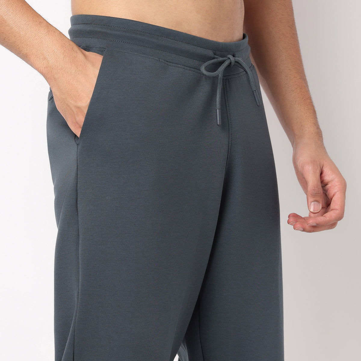 Ultimate Travel Solid Trackpants
