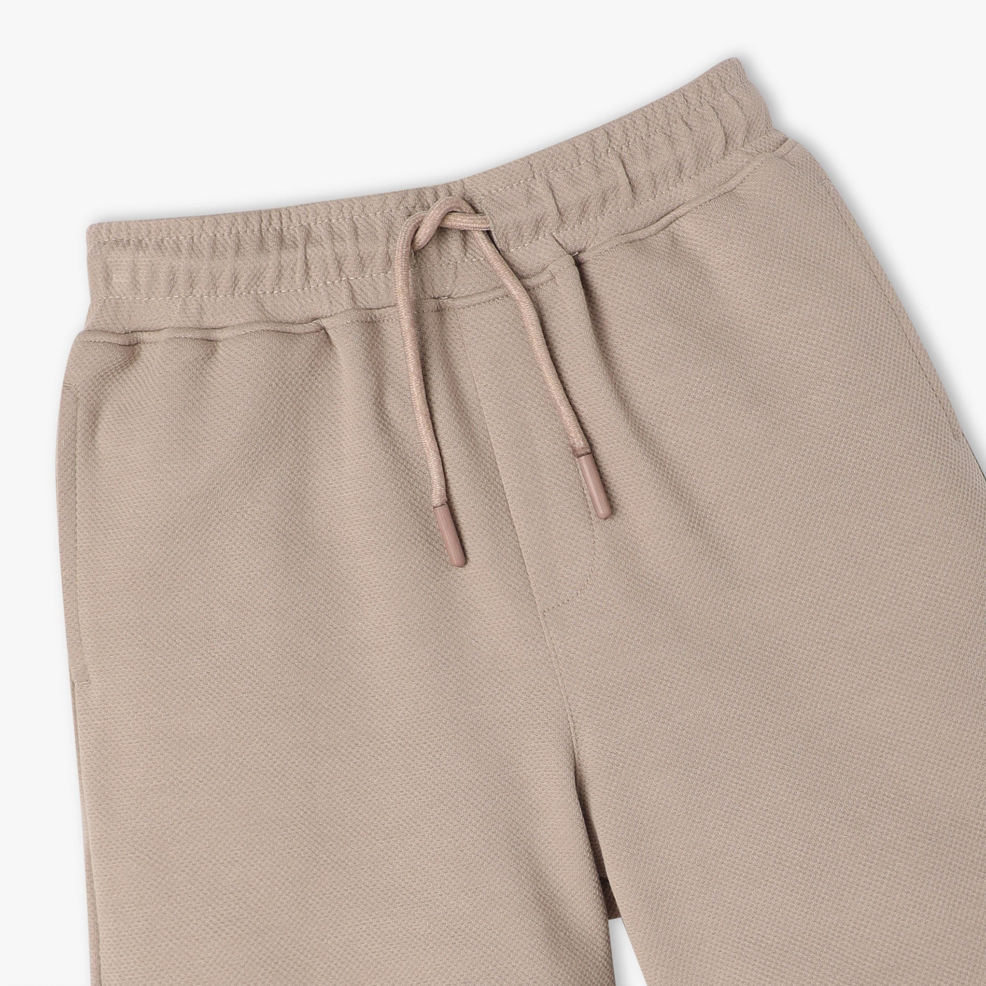 Regular Fit Solid Knee Length Mid Rise Shorts