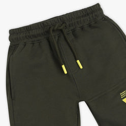 Regular Fit Solid Knee Length Mid Rise Shorts