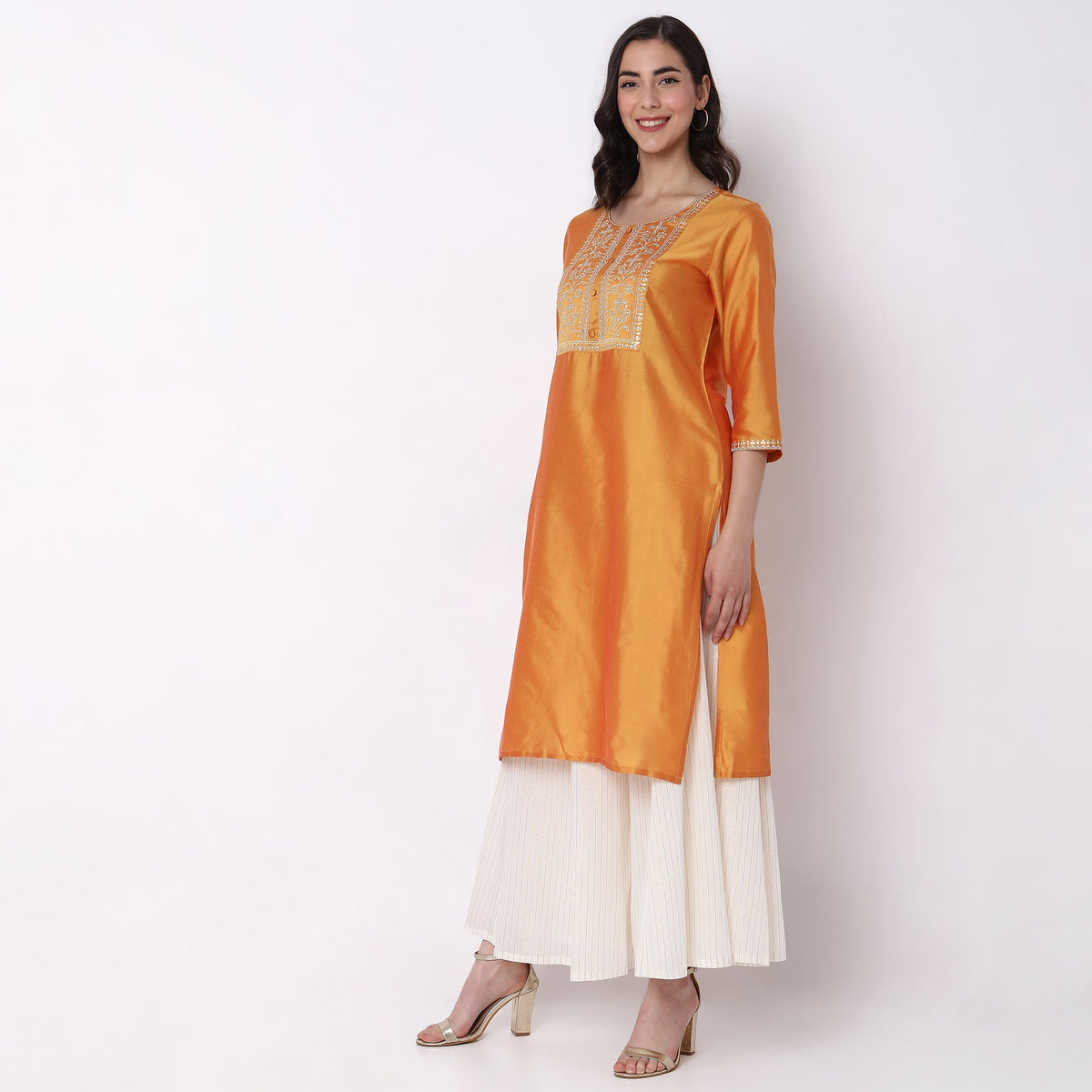 Straight Fit Embellished Kurta
