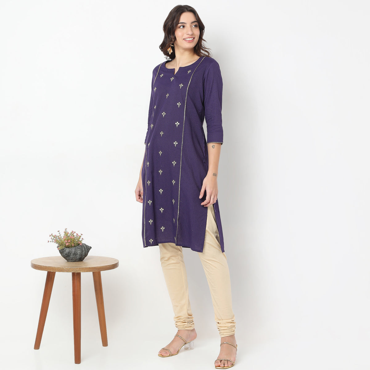 Straight Fit Embroidered Kurta