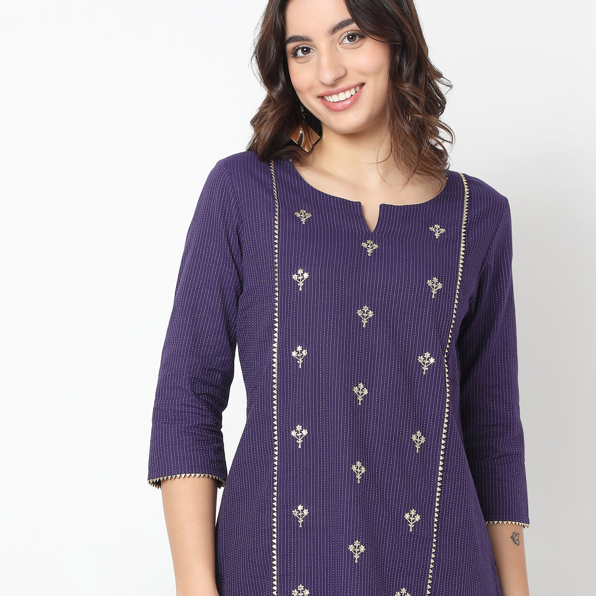 Straight Fit Embroidered Kurta