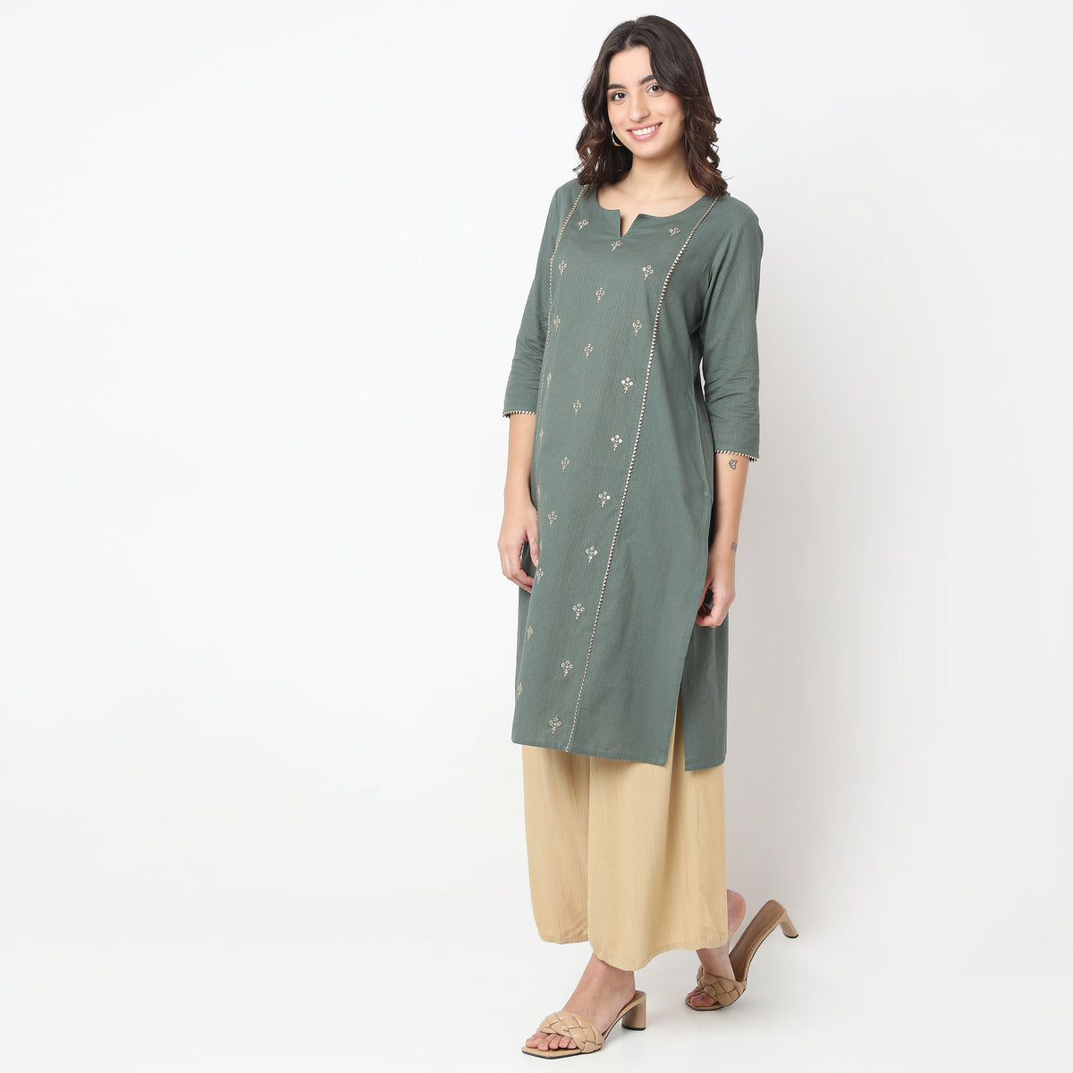 Straight Fit Embroidered Kurta