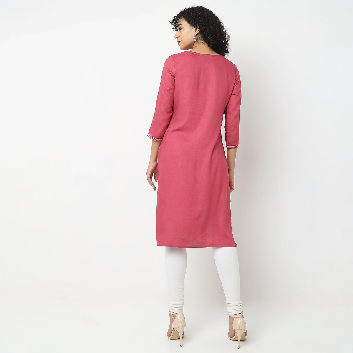 Straight Fit Embroidered Kurta