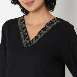 Straight Fit Solid Kurta