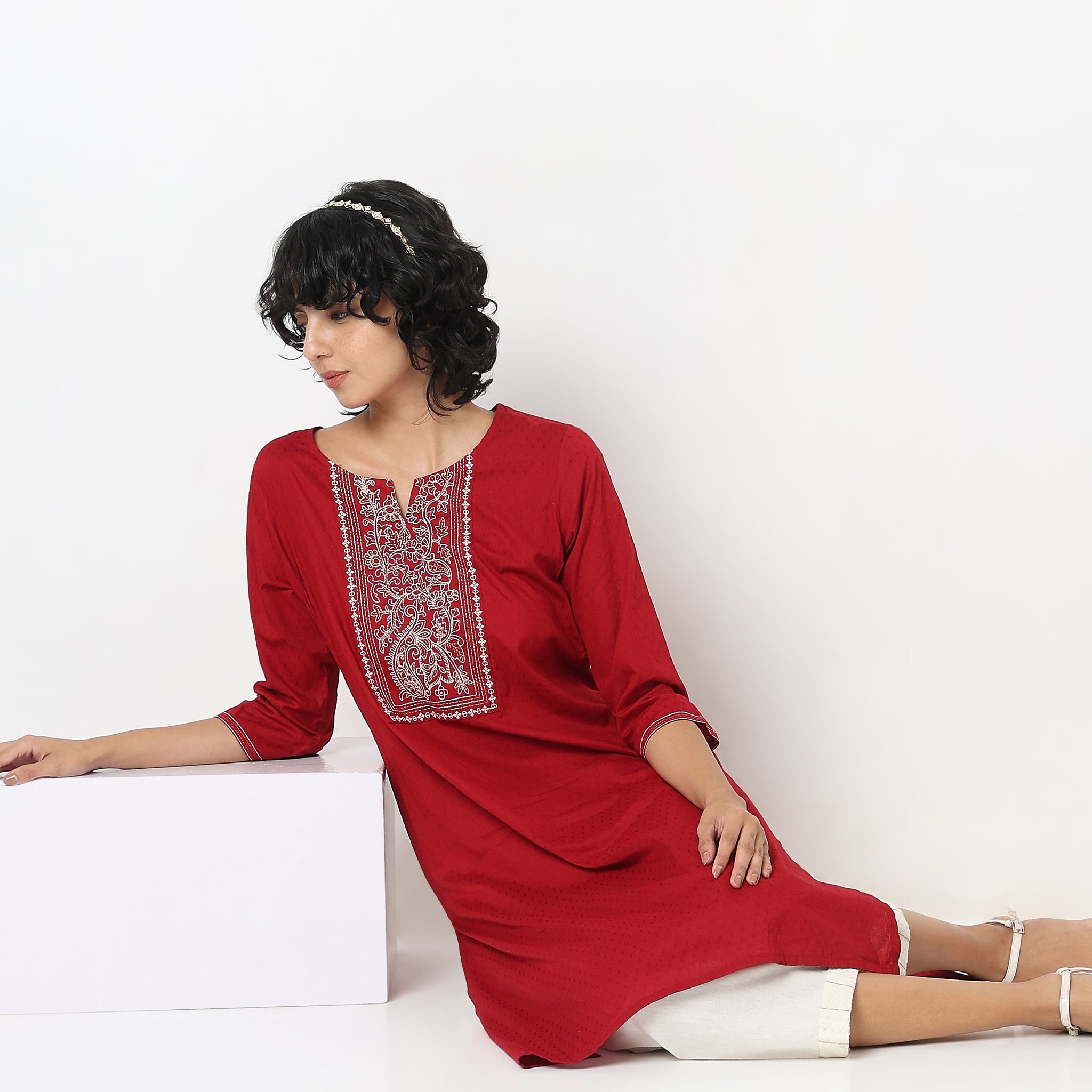 Straight Fit Embroidered Kurta