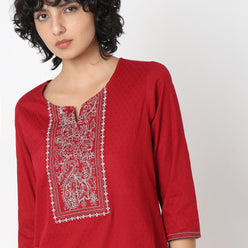 Straight Fit Embroidered Kurta