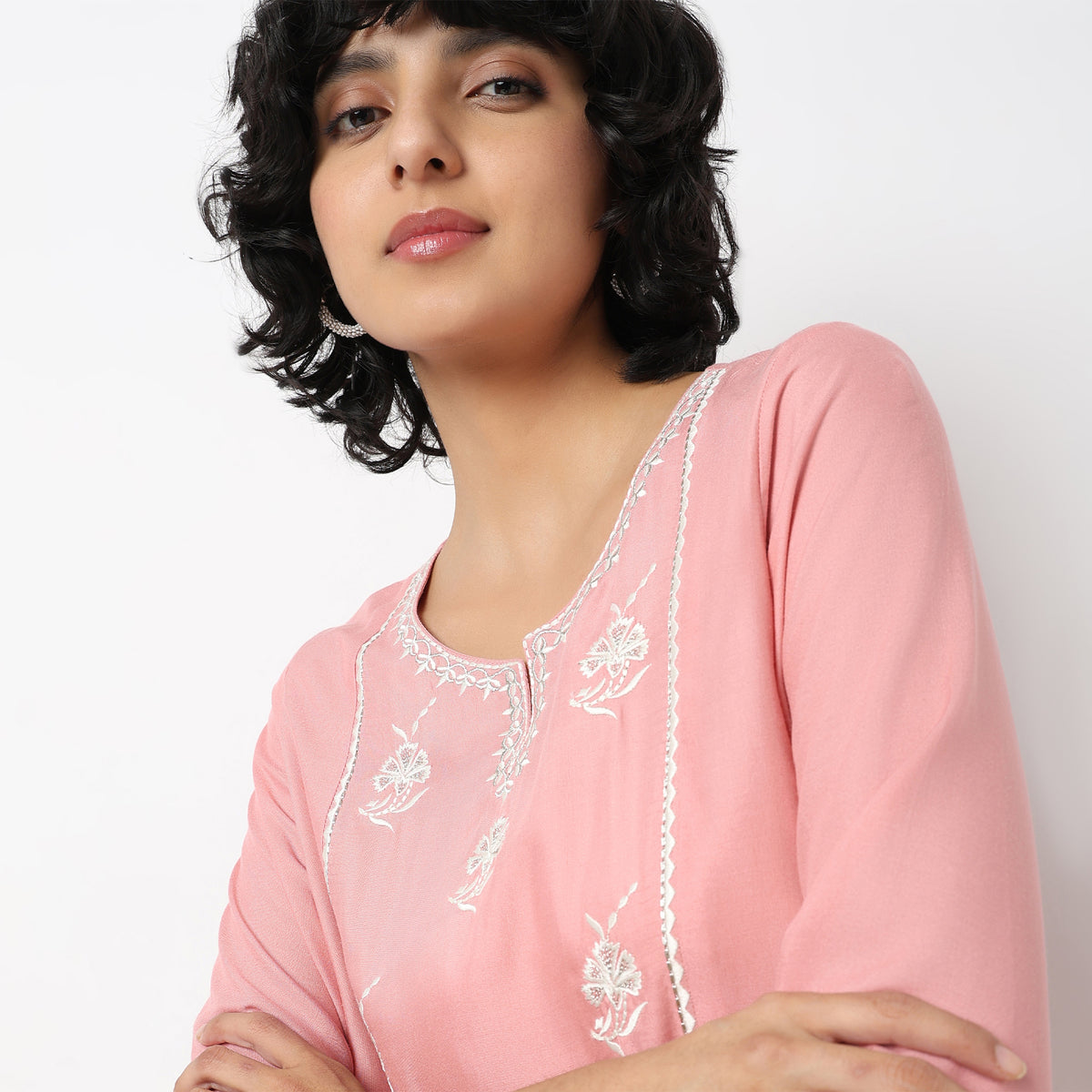 Straight Fit Embroidered Kurta