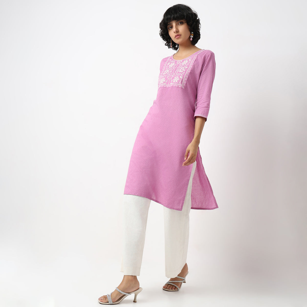 Straight Fit Embroidered Kurta