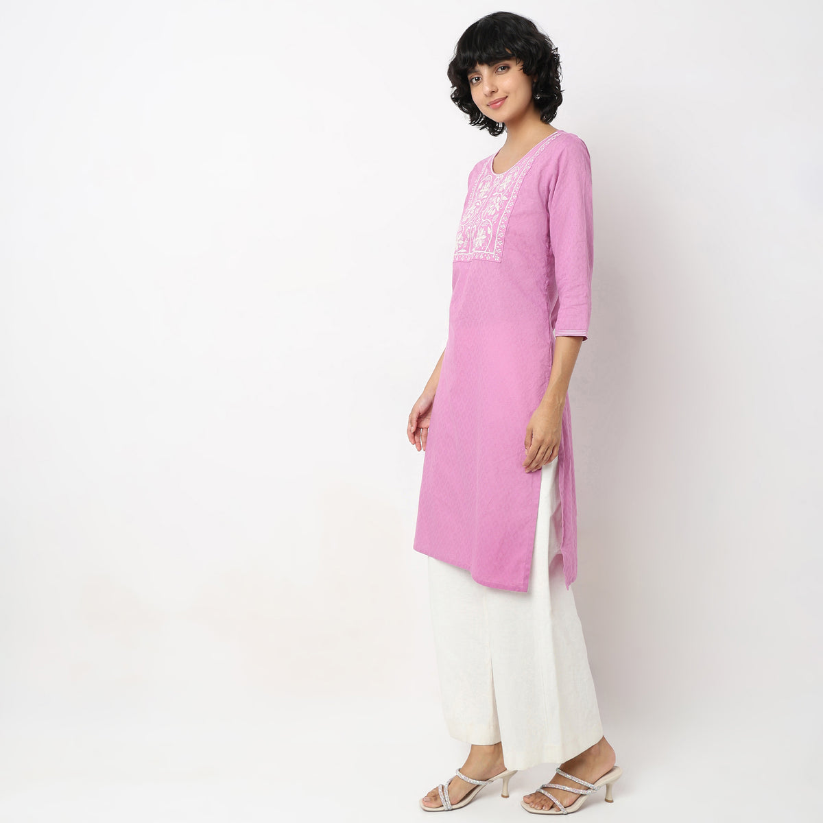 Straight Fit Embroidered Kurta