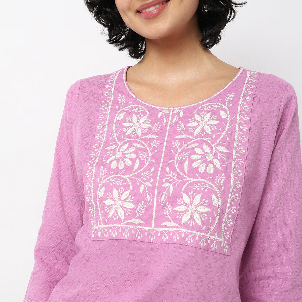 Straight Fit Embroidered Kurta